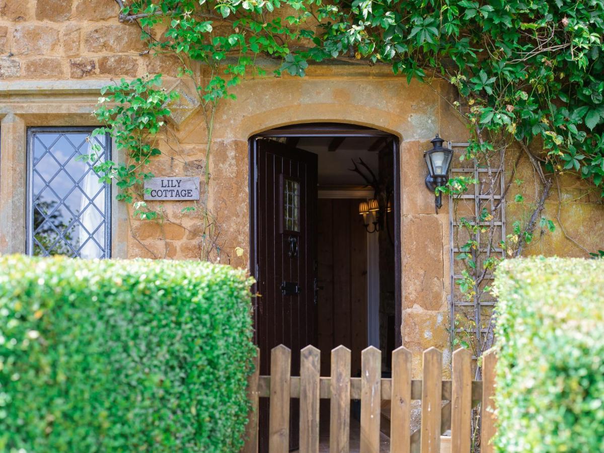 Lily Cottage Tew Eksteriør bilde