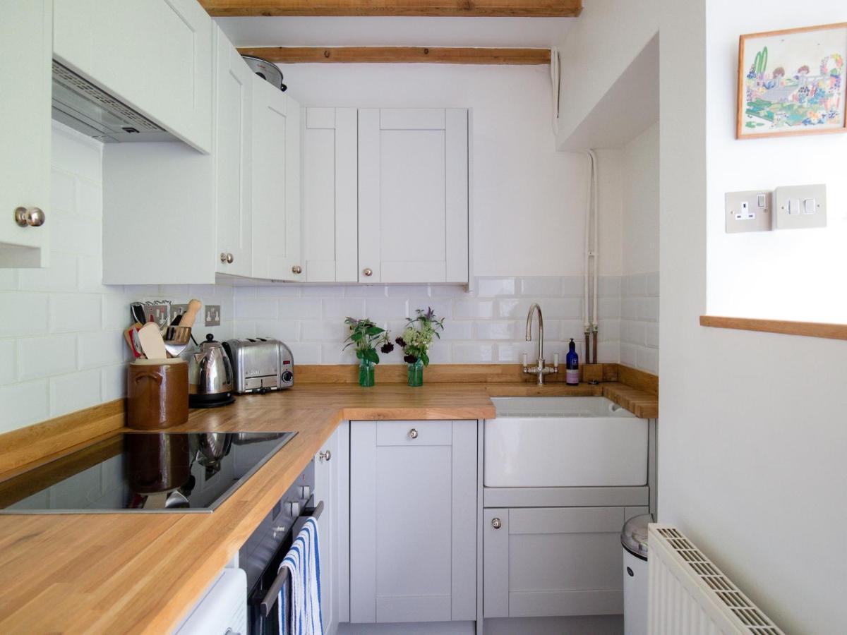 Lily Cottage Tew Eksteriør bilde